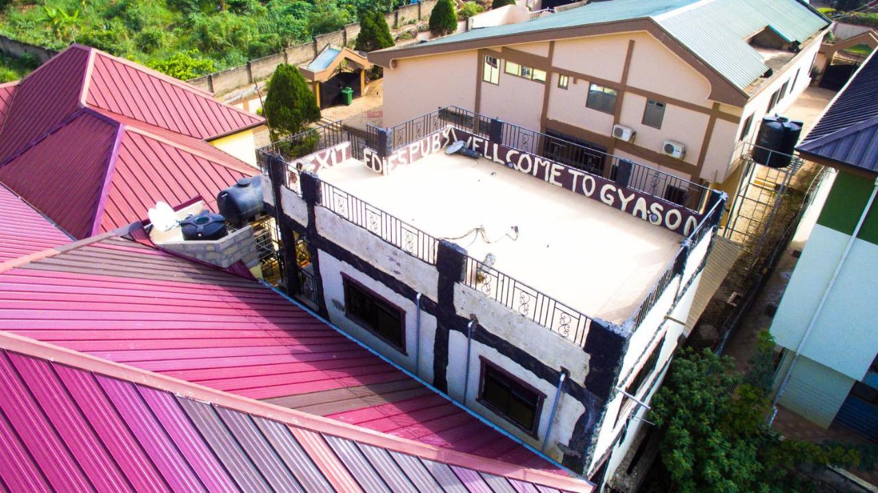 Gya-Son Royal Guest House Кумаси Экстерьер фото